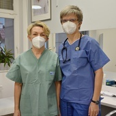 Danuta Babicz, pielęgniarka oddziałowa (z lewej) i dr n. med. Aleksandra Modlińska.