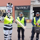 Chorzów. Zebra Basia i Straż Miejska przypominają: noś odblaski