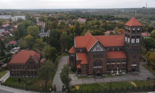 Zobacz miejsca związane z ks. Machą