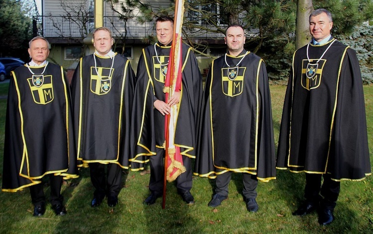 Pięciu nowych rycerzy Jana Pawła II z Grojca