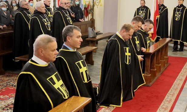 Pięciu nowych rycerzy Jana Pawła II z Grojca