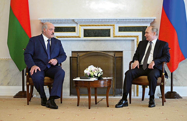 Władimir Putin i Alaksandr Łukaszenka podczas spotkania w Sankt Petersburgu w lipcu br.