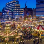 Katowice. Trwa Jarmark Bożonarodzeniowy na katowickim rynku 