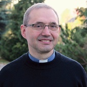 Diecezjalny moderator Diecezjalnej Diakonii Życia.