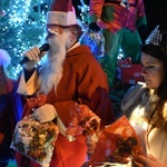 Święty Mikołaj odwiedził Gilów. Ruszyło też bajkowe oświetlenie