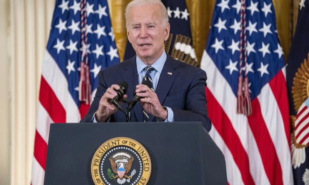 Biden ostrzegł Putina, że odpowie sankcjami na eskalację na Ukrainie