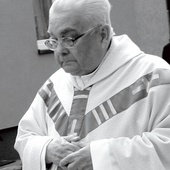 	Kapłan przeżył 84 lata, z czego w zakonie – 56.