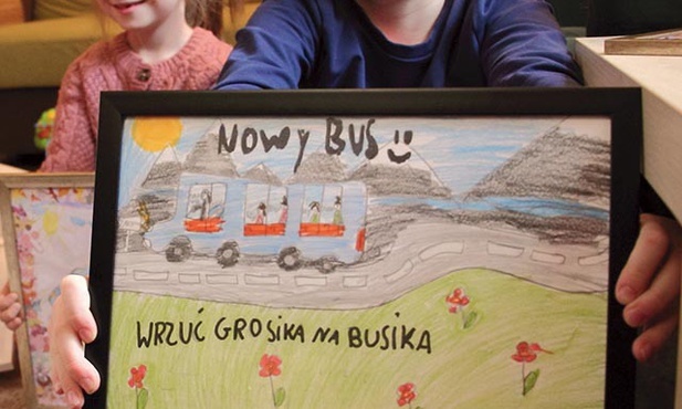 Oleńka wystawiła na licytację rysunek nowego busika, którym wszystkie dzieci pojadą na wakacje do Zakopanego