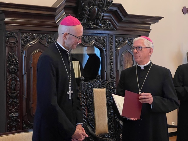 Abp Skworc do wiernych: Arcybiskup koadiutor Adrian Galbas objął swój urząd