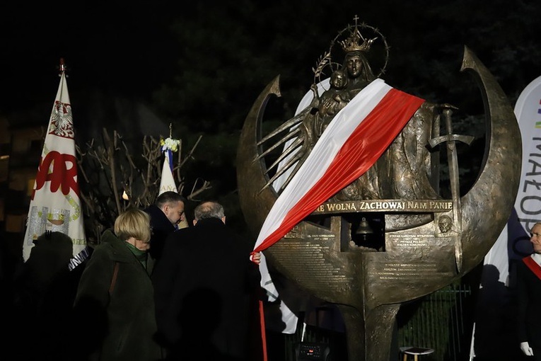 Kraków. Poświęcono figurę Matki Bożej Królowej Pokoju.