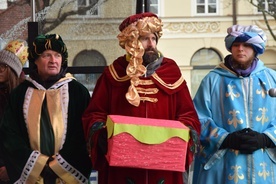 Na Starym Rynku Trzej Królowie oddali pokłon Świętej Rodzinie.