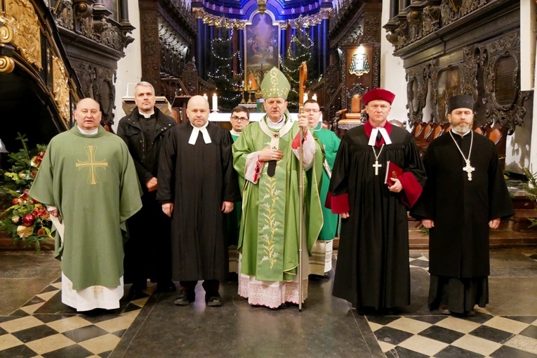 W archikatedrze oliwskiej spotkali się przedstawiciele Kościołów rzymskokatolickiego, prawosławnego, ewangelicko-augsburskiego, ewangelicko-metodystycznego i polskokatolickiego.
