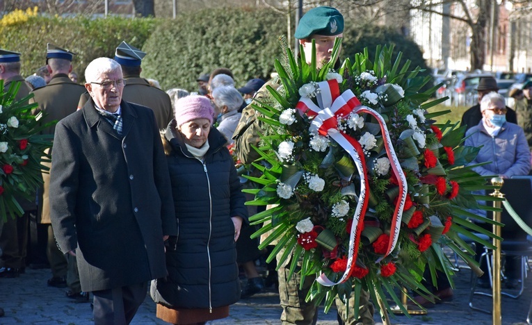 Bezbożność często jest wstępem do bestialstwa