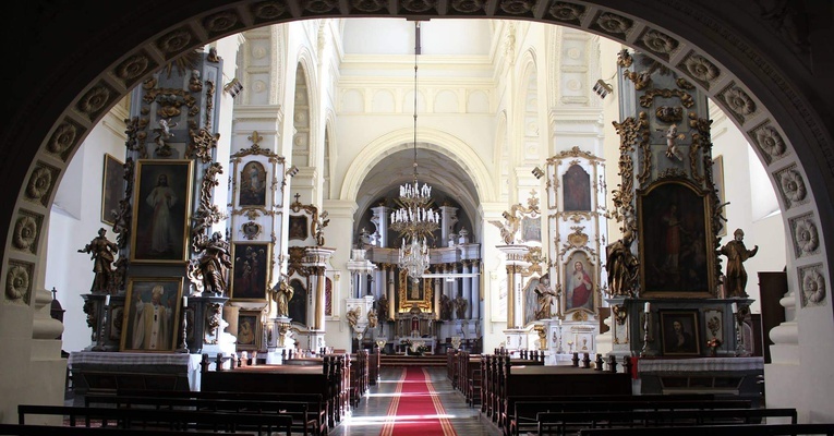 W kościele Nawócenia św. Pawła w Lublnie jest jeden z największych zbiorów relikwii w diecezji.