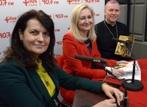 Do udziału w konkursie zachęcają (od lewej): Alicja Byzdra, Aurelia Michałowska i bp Piotr Turzyński.