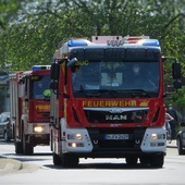 Wielki pożar kompleksu mieszkalnego w Zagłębiu Ruhry