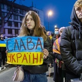 Warszawa w rocznicę wojny. Marsz solidarności i sprzeciw wobec zbrodni