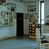 Izba Pamięci Golgoty Wschodu przechodzi modernizację. Pozyskane zdjęcia wzbogacą całą ekspozycję.