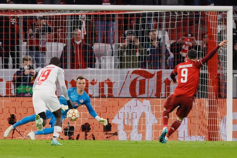 Hat-trick Lewandowskiego w meczu, który Bayern musi wygrać, by awansować do kolejnej fazy Ligi Mistrzów