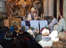 Od początku Msza św. jest głównym punktem kobiecych spotkań. Co roku przewodniczy jej ordynariusz diecezji bp Andrzej F. Dziuba.