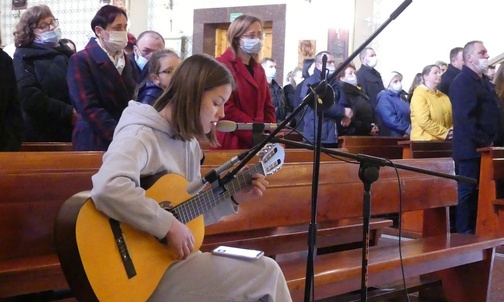Marija śpiewała w czasie Mszy św. pieśni w języku ukraińskim.