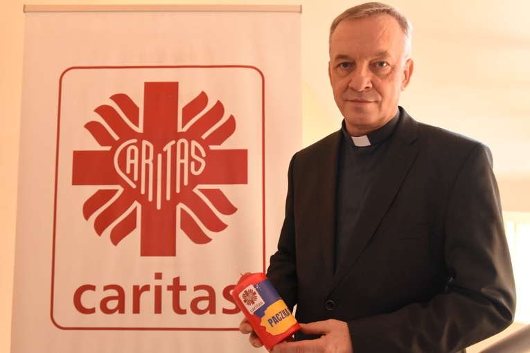 Ks. Zbigniew Pietruszka podkreśla, że Caritas Diecezji Tarnowskiej od początku wojny wspiera Ukraińców potrzebujących pomocy.