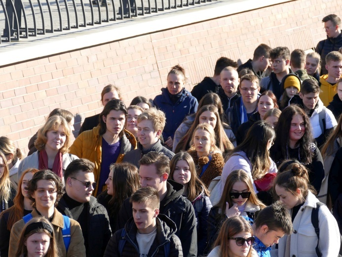 XVIII Pielgrzymka Maturzystów Diecezji Świdnickiej na Jasną Górę - cz. 01