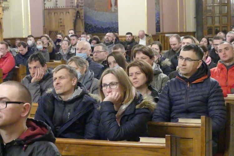 W Wilkowicach spotykają się uczestnicy kolejnej edycji rekolekcji ewangelizacyjnych "Wielkie Rzeczy". Ich gościem jest o. Ksawery Knotz.