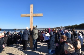 Krzyż wrócił na gdańską plażę