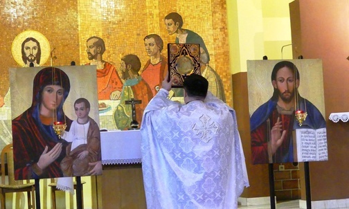 Boska Liturga na Leszczynach 27 marca br., w III Niedzielę Wielkiego Postu grekokatolików, obchodzoną jako Niedziela Adoracji Krzyża.