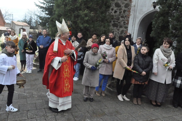 Siedlnica. Niedziela Palmowa z biskupem