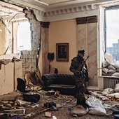 Tak wygląda budynek urzędu miasta w Charkowie po rosyjskich bombardowaniach.