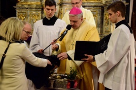 Chrzest katechumenów w sandomierskiej katedrze. 