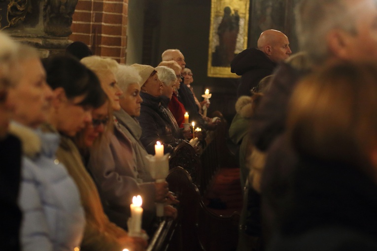 Wigilia Paschalna w legnickiej katedrze