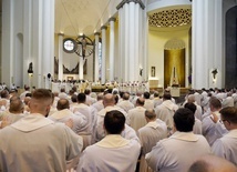 Księża przekażą 470 tys. zł pięciu parafiom w Ukrainie