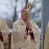 Abp Jędraszewski: Jest Chrystus w tych cierpiących, boleśnie dotkniętych ludziach