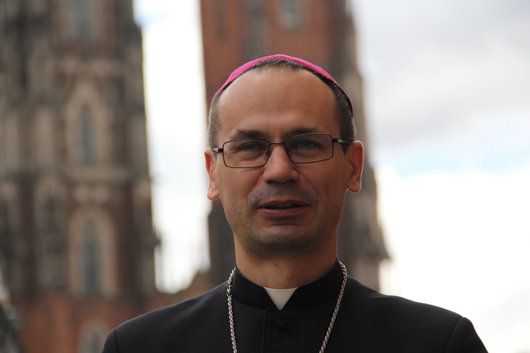 Biskup Maciej Małyga