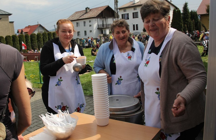 Gościnne Tomice znów zaopiekowały się pielgrzymami w drodze z Wieprza do Wysokiej.