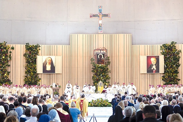 ▼	Podwójna beatyfikacja odbyła się we wrześniu ubiegłego roku w Świątyni Opatrzności Bożej.