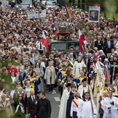 W niedzielę warszawska Procesja Różańcowa za Polskę