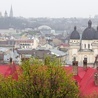 Kościelne wieże nad Lwowem