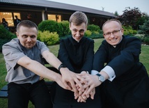 Było trzech księży kandydatów.