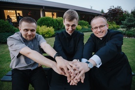 Było trzech księży kandydatów.