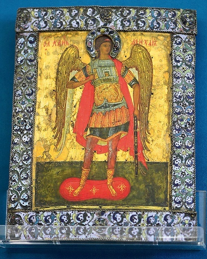 „Michał Archanioł” ma zdobiony okład, który prawdopodobnie został wykonany później.