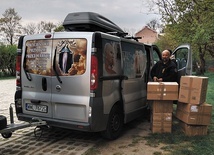 Włodzimierz Korczyński, prowincjał Rycerzy JP2 na Ukrainie, jest głównym organizatorem pomocy humanitarnej dla miejscowości objętych działaniami wojennymi.