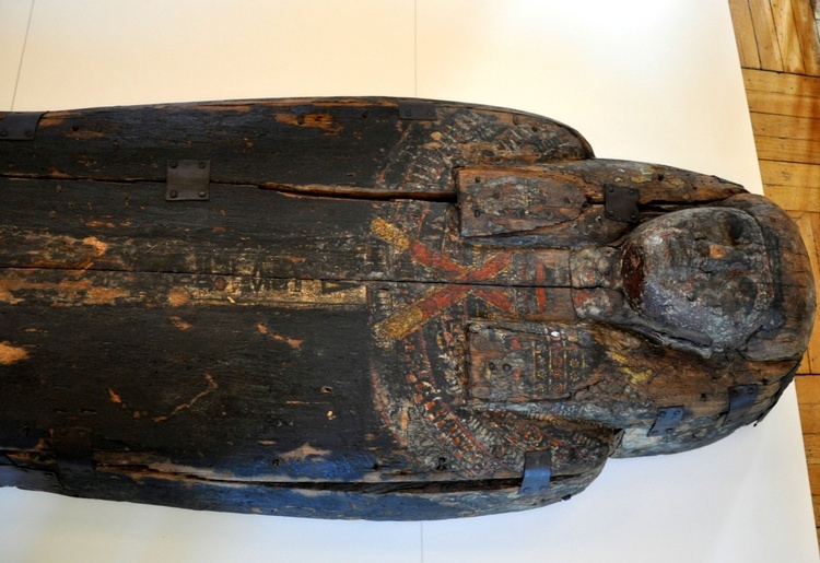 Raciborska mumia z makijażem Nefretete 