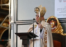 Biskup w czasie homilii na zakończenie etapu diecezjalnego synodu.