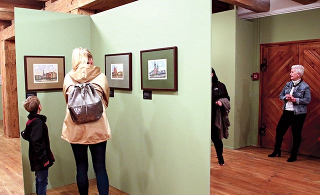 Otwartą 13 maja ekspozycję można było zwiedzać za darmo podczas Nocy Muzeów.