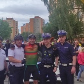 Z Siemianowic Śląskich do Lizbony. Policjant, Tomasz Dzierga wyruszył w kolejny charytatywny rajd rowerowy - "Ja jadę Ty pomagasz"