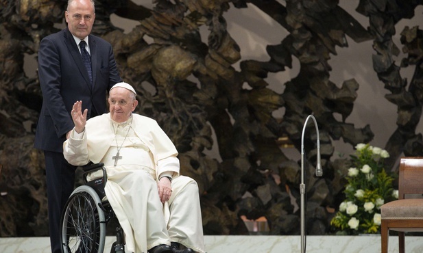 Dzisiaj papieski różaniec w intencji pokoju w Ukrainie i na całym świecie 